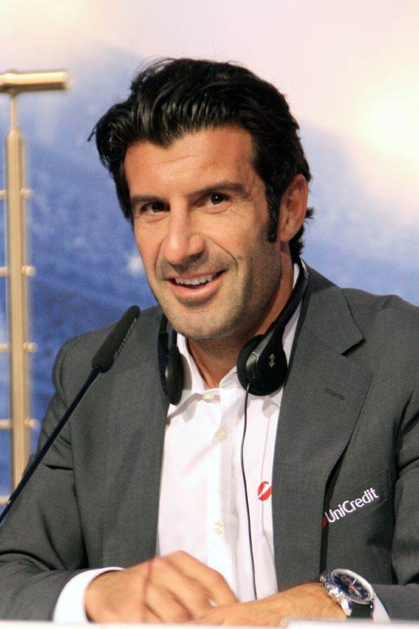 Luis Figo cere demisia lui Gianni Infantino